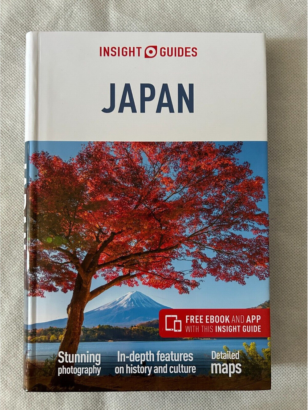 Insight Guides Japan with Detailed Maps, photography, history, and culture